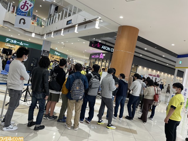 『スト5』SFLファン交流キャラバン in 愛知リポート。板橋ザンギエフ選手率いるコミュファ DetonatioNが集結。個別レクチャーや真剣勝負など、ファンとの交流の模様をお届け