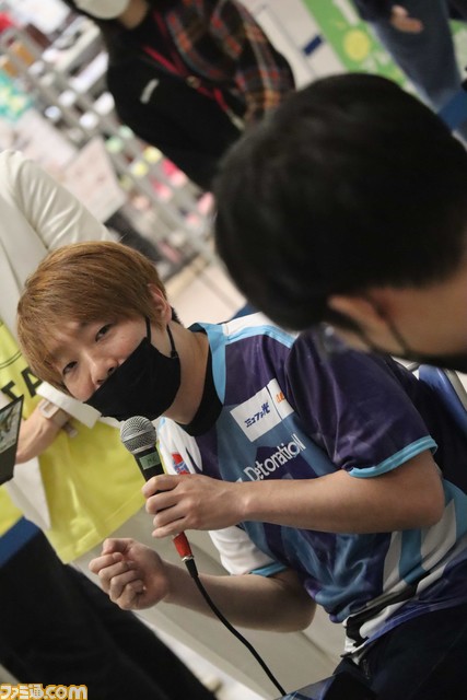 『スト5』SFLファン交流キャラバン in 愛知リポート。板橋ザンギエフ選手率いるコミュファ DetonatioNが集結。個別レクチャーや真剣勝負など、ファンとの交流の模様をお届け