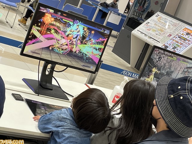 『スト5』SFLファン交流キャラバン in 愛知リポート。板橋ザンギエフ選手率いるコミュファ DetonatioNが集結。個別レクチャーや真剣勝負など、ファンとの交流の模様をお届け