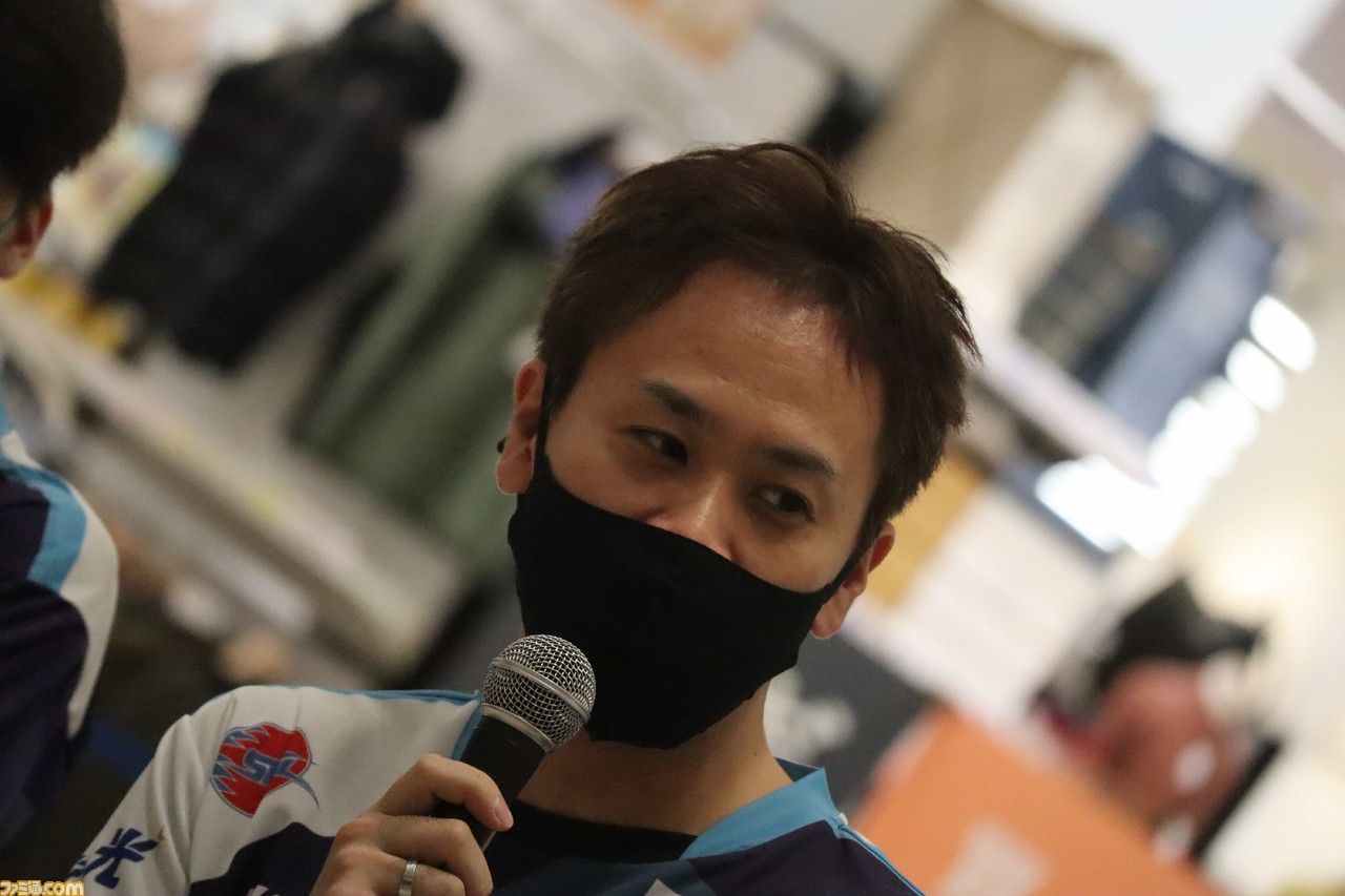 『スト5』SFLファン交流キャラバン in 愛知リポート。板橋ザンギエフ選手率いるコミュファ DetonatioNが集結。個別レクチャーや真剣勝負など、ファンとの交流の模様をお届け