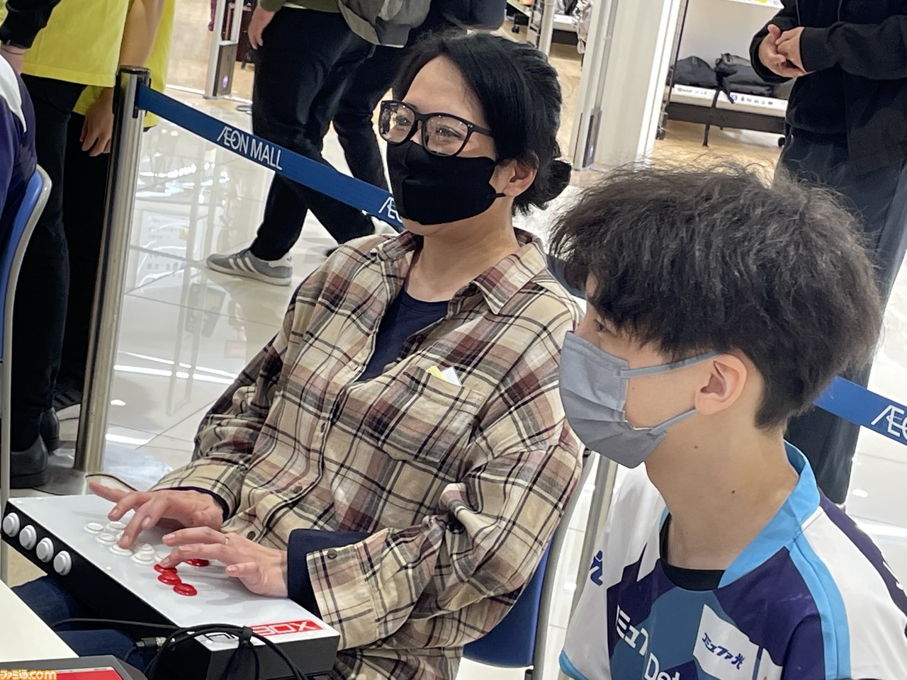 『スト5』SFLファン交流キャラバン in 愛知リポート。板橋ザンギエフ選手率いるコミュファ DetonatioNが集結。個別レクチャーや真剣勝負など、ファンとの交流の模様をお届け