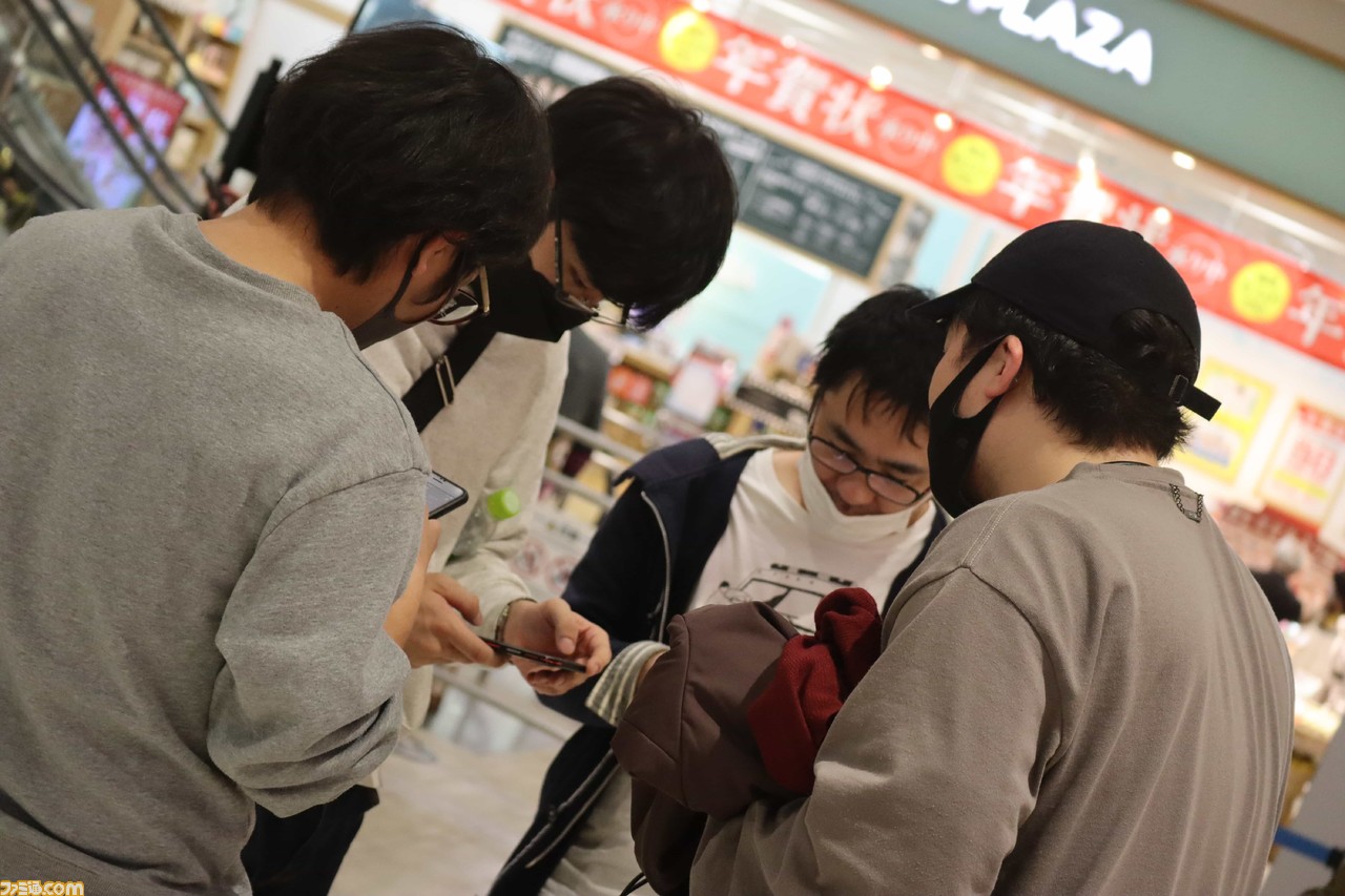 『スト5』SFLファン交流キャラバン in 愛知リポート。板橋ザンギエフ選手率いるコミュファ DetonatioNが集結。個別レクチャーや真剣勝負など、ファンとの交流の模様をお届け