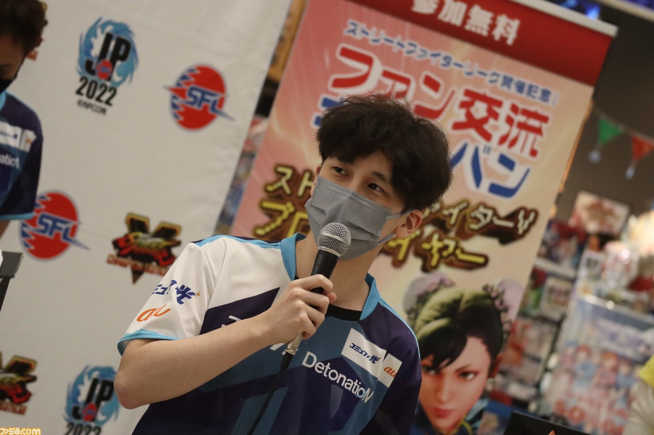 『スト5』SFLファン交流キャラバン in 愛知リポート。板橋ザンギエフ選手率いるコミュファ DetonatioNが集結。個別レクチャーや真剣勝負など、ファンとの交流の模様をお届け