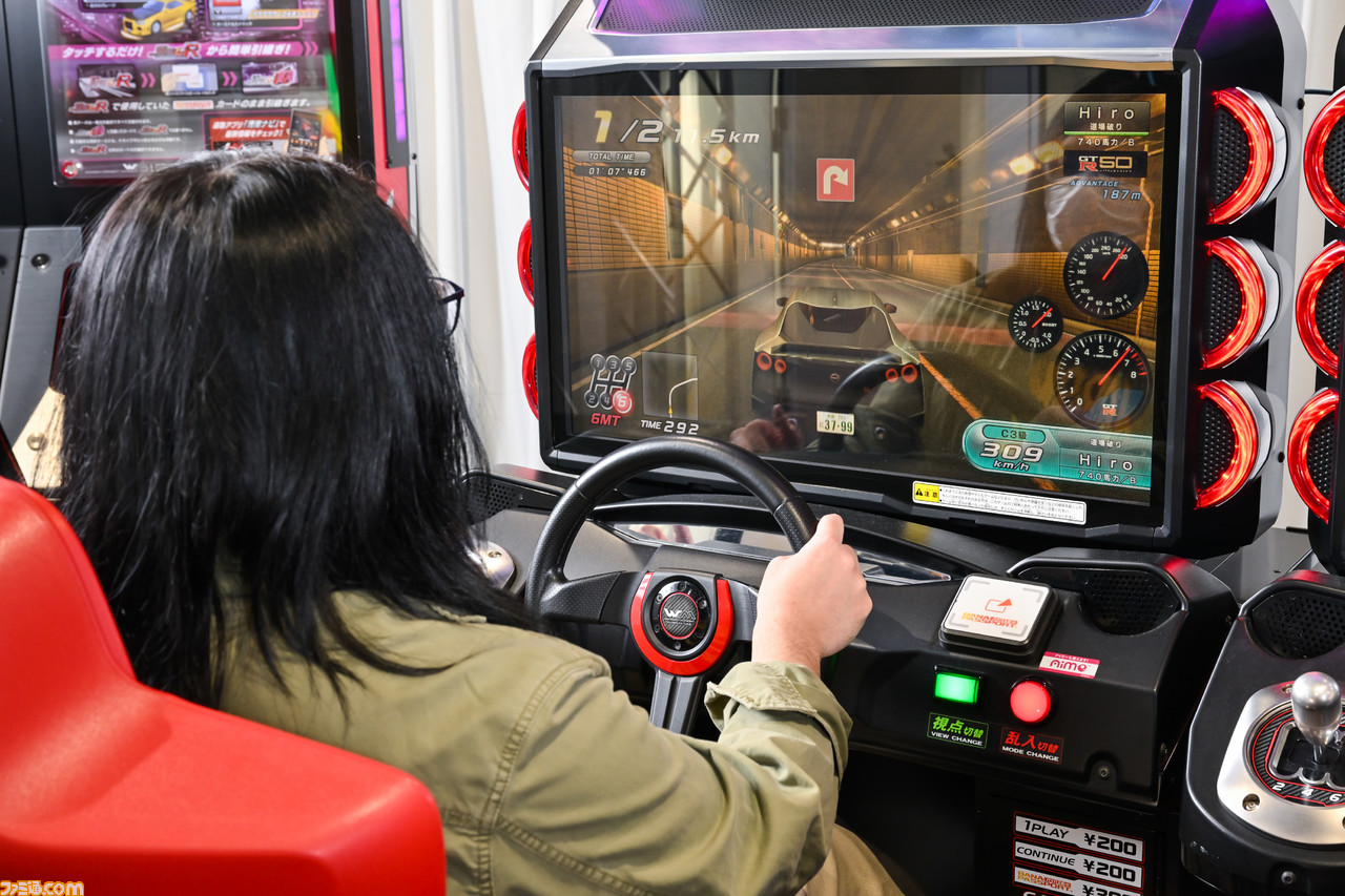『湾岸ミッドナイト マキシマムチューン 6RR』ひさしくゲーセンへ足を運んでいないアナタへ勧めたい理由を語りたい。仲間や友だちと熱い首都高レースを!