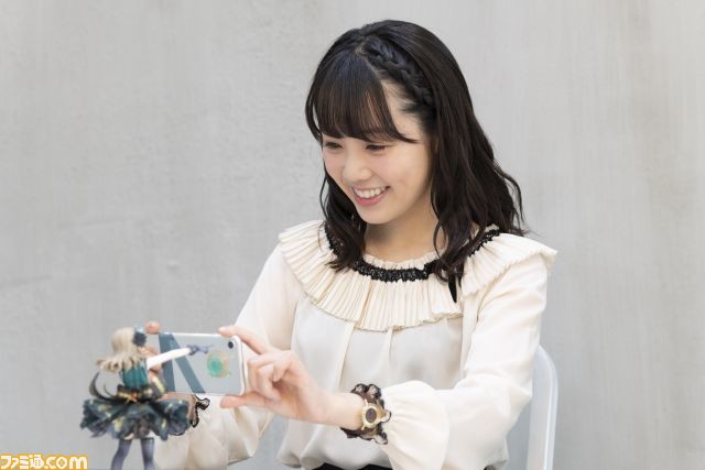 『アイマス シンデレラガールズ』森久保乃々役の高橋花林さんが“どやくぼ”新作フィギュアをチェック! 「スカートとニーハイがかわいい!」_05