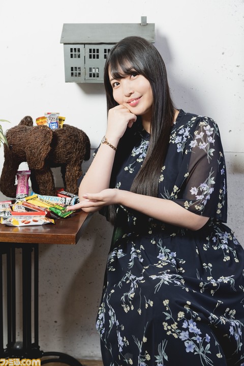 声優・大坪由佳さんが“1本満足バー”10種類を食べ比べ。これを読めばきっと自分にピッタリのフレーバーが見つかる!