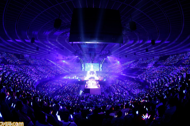 『アイマス シンデレラガールズ』“燿城夜祭 -かがやきよまつり-”2日目リポート。大阪出身アイドルが『あんきら!?狂騒曲』ならぬ『おおさか!?狂騒曲』を披露! 大阪らしいユニークな演出で最高の夜祭に