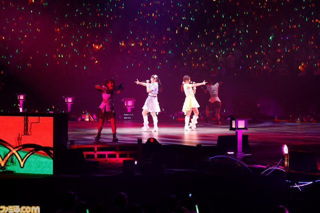 『アイマス シンデレラガールズ』“燿城夜祭 -かがやきよまつり-”2日目リポート。大阪出身アイドルが『あんきら!?狂騒曲』ならぬ『おおさか!?狂騒曲』を披露! 大阪らしいユニークな演出で最高の夜祭に